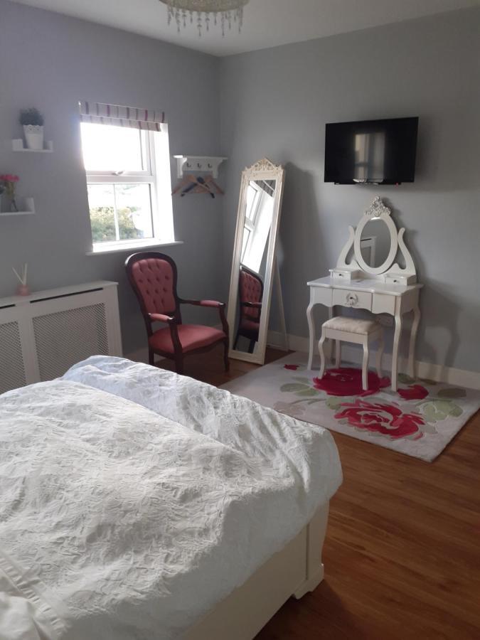 Private Room In Superb House Bed 1 Nobber Extérieur photo